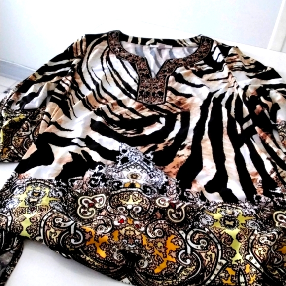 JM Collection Ladies Animal print top - Picture 8 of 9